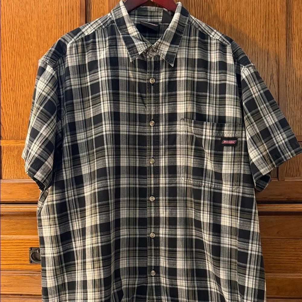 Dickies Casual Plaid Button Down Shirt Relaxed Fit Lightweight Short Sleeve - Picture 5 of 6